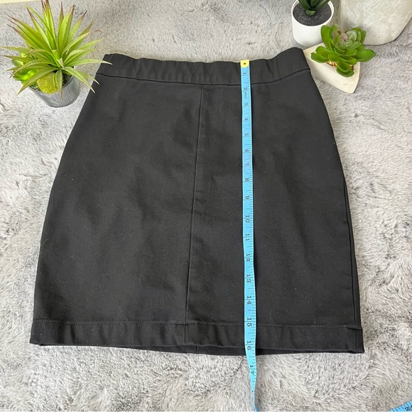 Aritzia Wilfred Free Classic Bodycon Black Mini Skirt - Size 2 - Picture 12 of 12